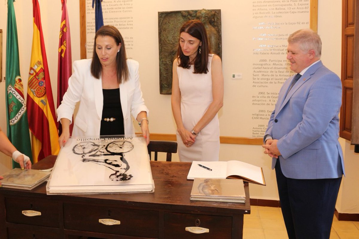 pepevelez_'s tweet photo. Ayer la ministra de Justicia @pilar_llop visitó la Casa Museo de Antonio Campillo en Ceutí, donde disfrutó de la obra de este gran artista de la Región.

Gracias a la alcaldesa @soniaalmela y a todas las personas que nos acompañasteis por vuestra hospitalidad y afecto. https://t.co/tXUeCCSpsh