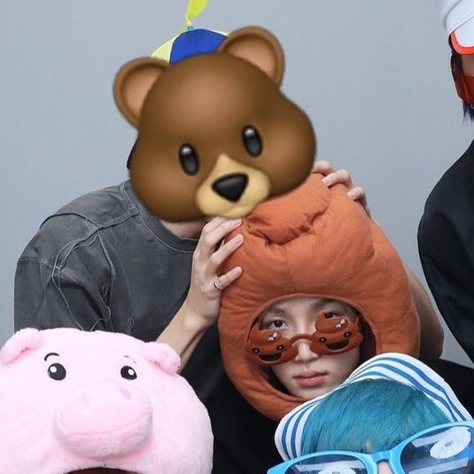 혀로 핥은거아냐?