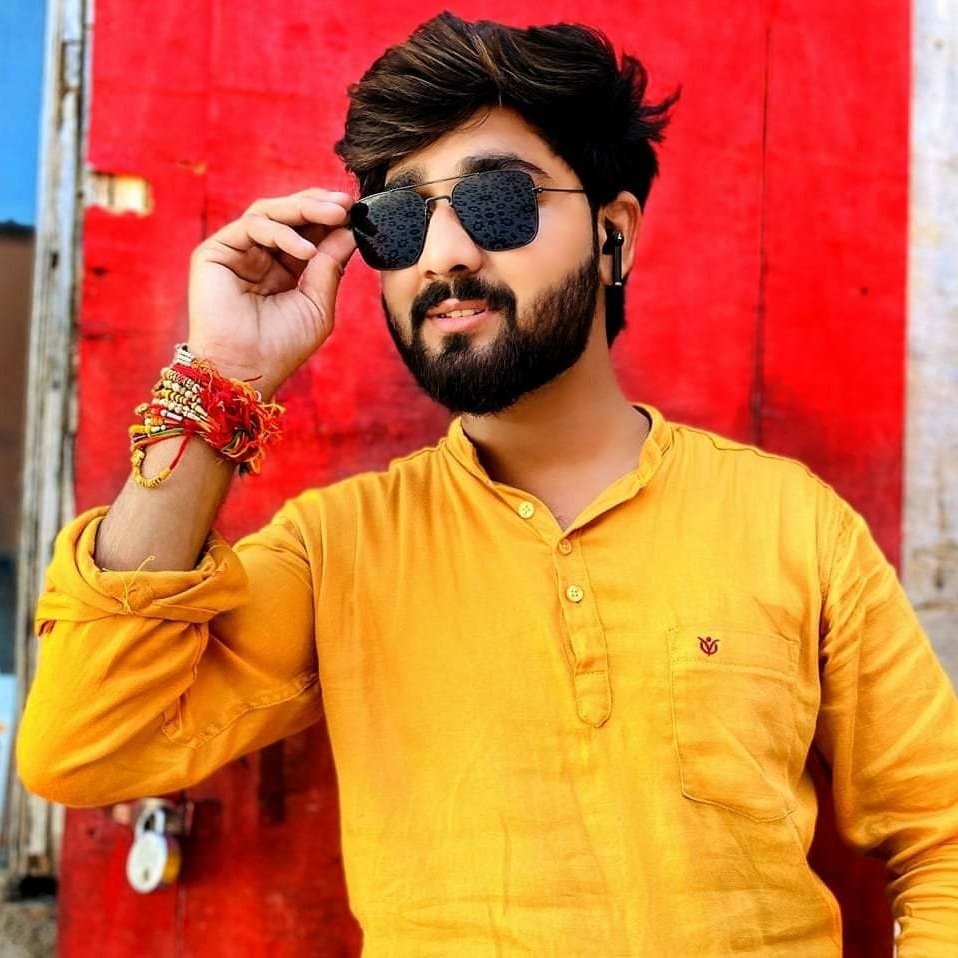 lmsinghrawat's tweet photo. “I am not perfect but
I am limited Edition”
#NewProfilePic #lmsinghrawat https://t.co/SAjRxVZPWX