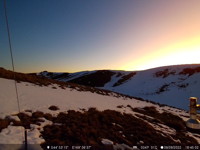 toddrednz's tweet photo. Installed a webcam at our Pisa Range AWS this week, so now you can watch the snow melt (more riveting than grass growing I think), or tune in for nice sunsets https://t.co/q4Y2YufjiN https://t.co/ALyn6iWijl