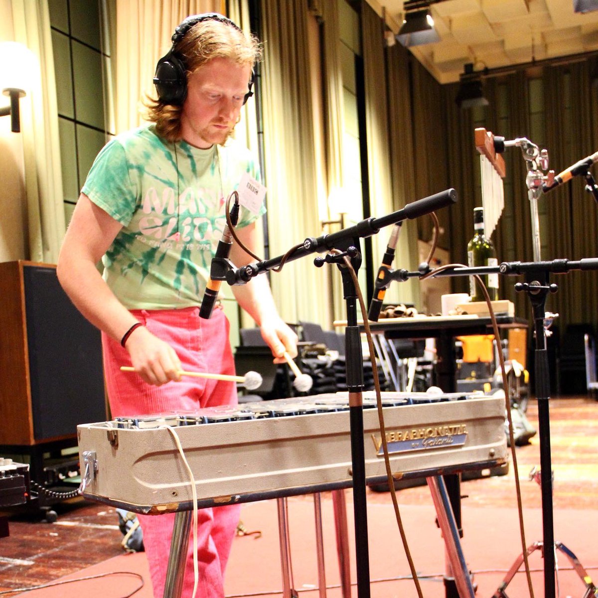 surprise_chef's tweet photo. We had the honour of putting down a session on the hallowed ground of Maida Vale’s studio 3. The recordings will be broadcast on @tom_ravenscroft’s program on @BBC6Music tonight. 📷 Mike Lewis https://t.co/nlSR1swcNU