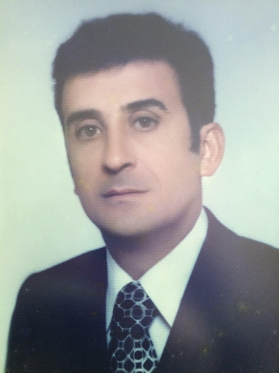 aylinsekizkk's tweet photo. Türkiye’yi şerefle temsil ederken 9 Eylül 1982 tarihinde “Ermeni Soykırımı Adalet Komandoları” adlı terör örgütü mensuplarınca Burgaz’daki evinin önünde şehit edilen İdari Ataşemiz Bora Süelkan’ı şükranla anıyor, aziz şehidimizin aziz hatırası önünde saygıyla eğiliyoruz. https://t.co/9jmtjzviPi