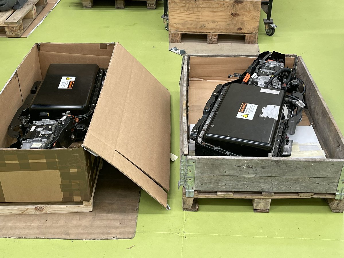 At Servo Motors Adjust we repair hybrid Range Rovers that are sent from all over the world. This week we have finished cars from Kenya, Estonia, Lithuania, Thailand, and Belgium. The last customers from Spain have already done a thousands km and are very happy with the cars