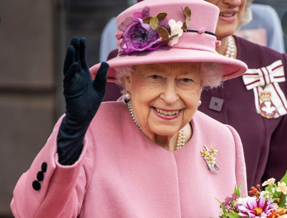 E un pezzo di storia se n’è andato <a href="/QueenElisabetty/">Regina Elisabetta</a> #QueenElizabeth #LondonBridge #Elisabetta #Queen #forever