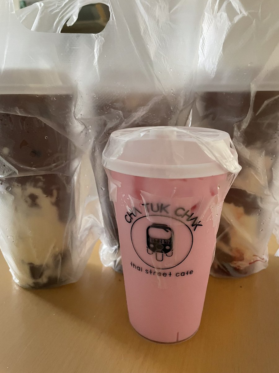 socialhermitcat's tweet photo. as a BL fan isa tong pink milk sa mga gusto ko matry hehe
tnx for the 9.9 sale  @chatukchakph https://t.co/ZQihttvpUW