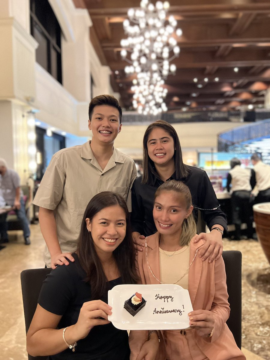 eyalaureee's tweet photo. happy anniversary 🫶🏻 https://t.co/WQyERTHetf