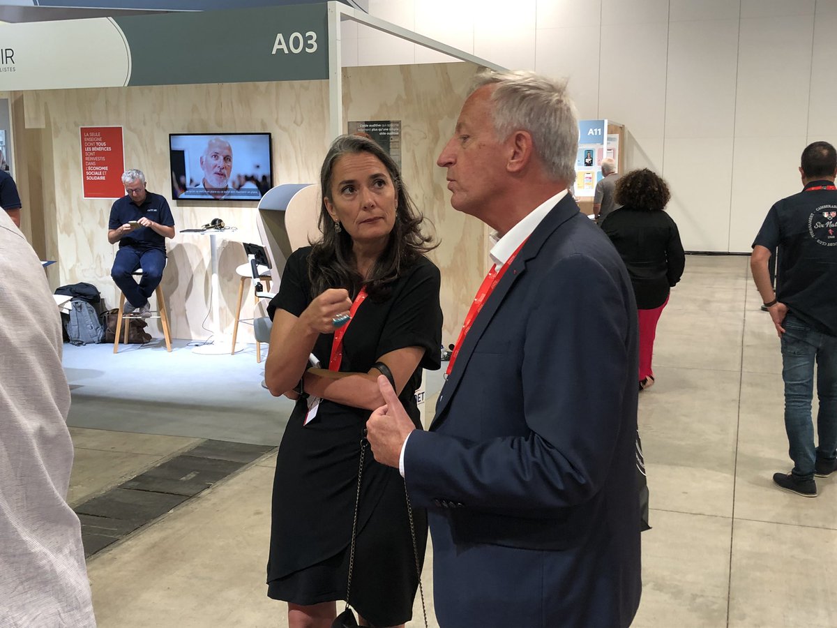 Mut_PDL's tweet photo. Par le biais d’@EmmaCaille à #MutCongres2022 , @olivierrichefou a pu découvrir la solution Santé de proximité du @DuMarsoins et ses besoins pour un déploiement en Mayenne. Une belle collaboration en perspective au bénéfice de la santé des Mayennais éloignés des messages Santé https://t.co/NlVhh8FX6i