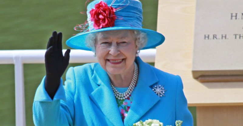 StGeorgesDayOff's tweet photo. Extremely sad news about Her Majesty The Queen. A lifetime of service to her country and an example to us all on the meaning of duty. Our deepest condolences to her children, grandchildren, and great-grandchildren.

God save the King.

#thequeen https://t.co/ku9OO4JRU3
