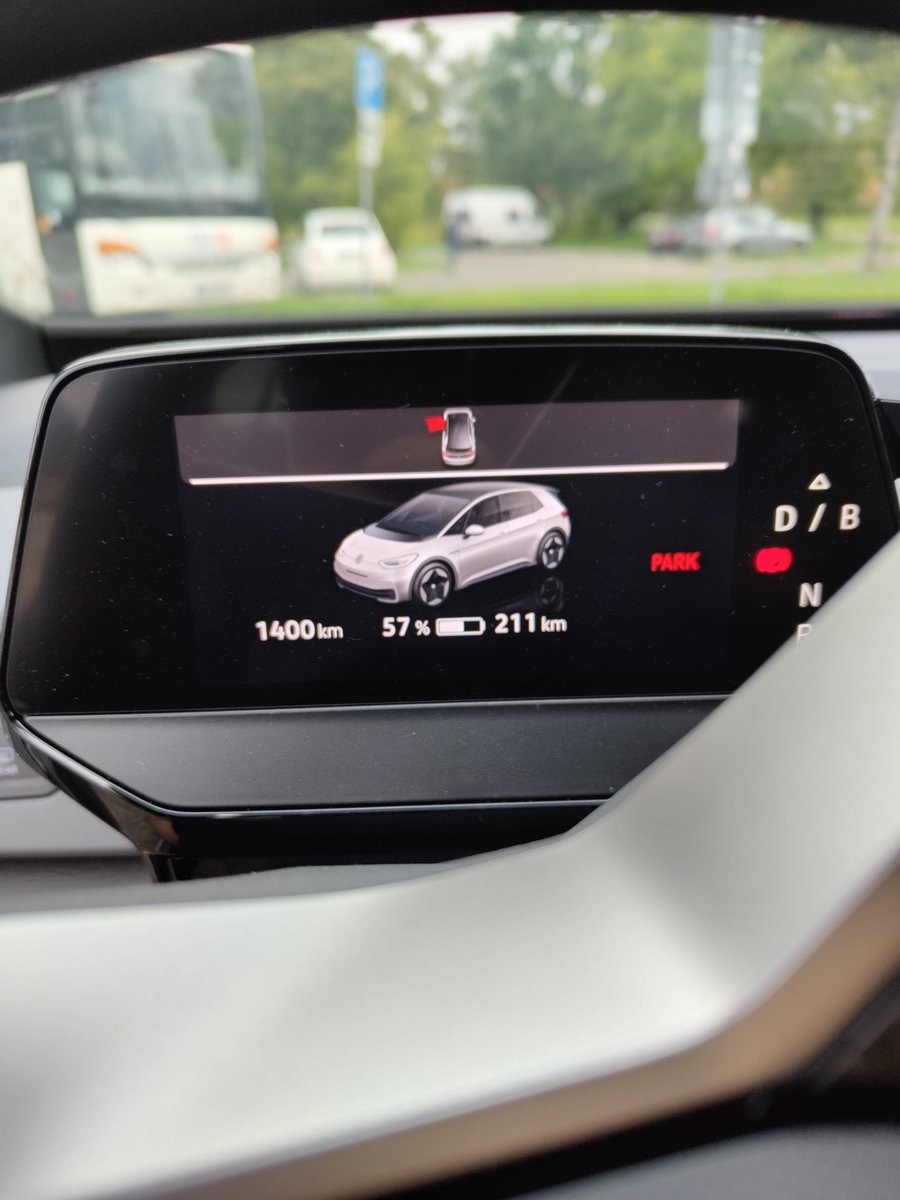 Ich habs nun knapp über 2 Wochen...

Und jetzt schon 1400 km drauf. O.O
Was ich sagen kann. E-Auto: Fahrspaß 11 von 10 und Reichweite selbst bei den 2 Langstrecken haben mir die knapp 350-400km mehr als gereicht. 😄 Und ja ich musste auch unterwegs laden, lief bisher immer gut.