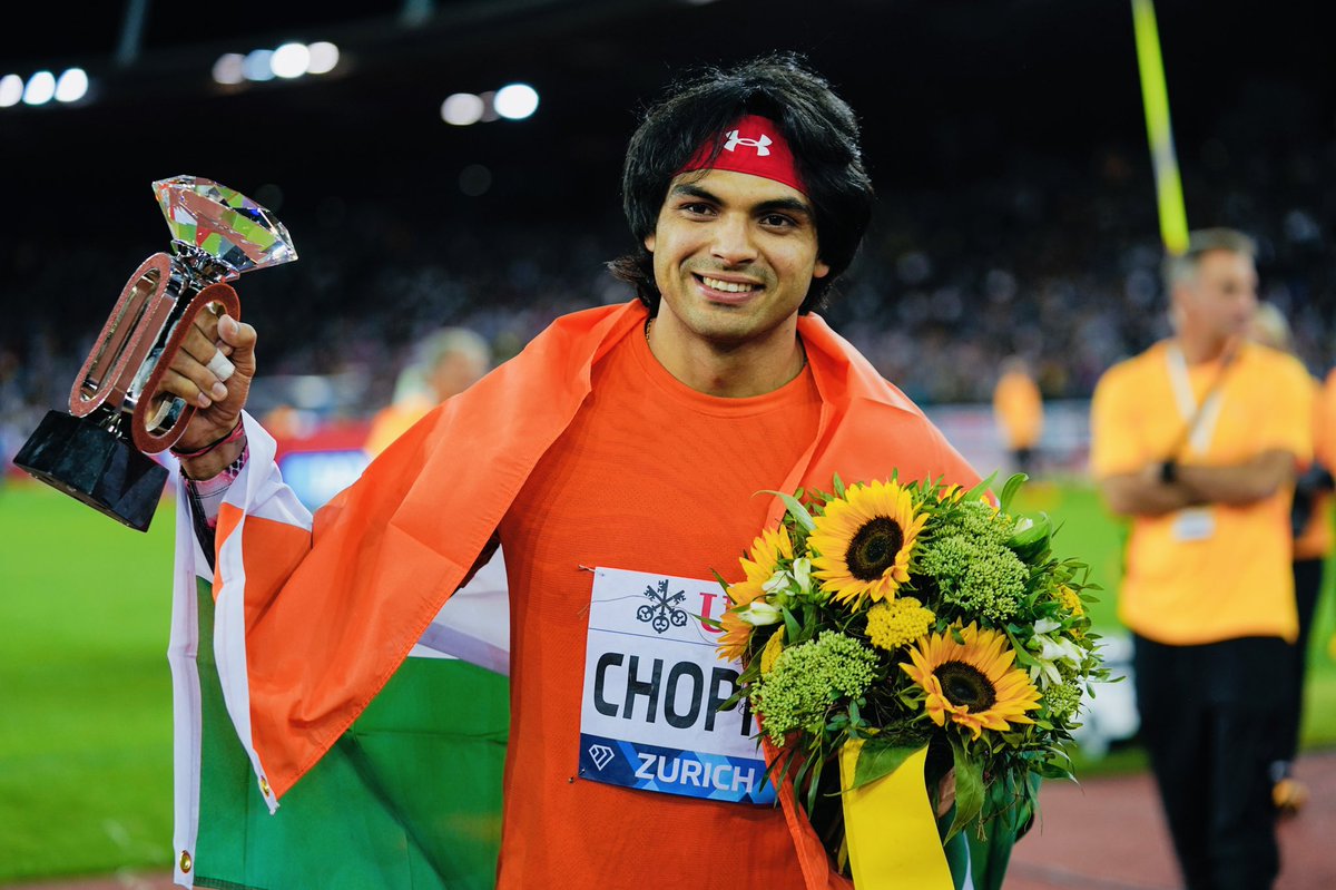 Neeraj_chopra1's tweet image. Incredible feeling to close the 2022 season as Diamond Trophy winner. The atmosphere was brilliant and it was extra special to have my uncle and friends in the stadium. Happy to win my first 💎 trophy!

Sabhi ke pyaar aur support ke liye bahut bahut dhanyawad. 🙏🏻 🇮🇳