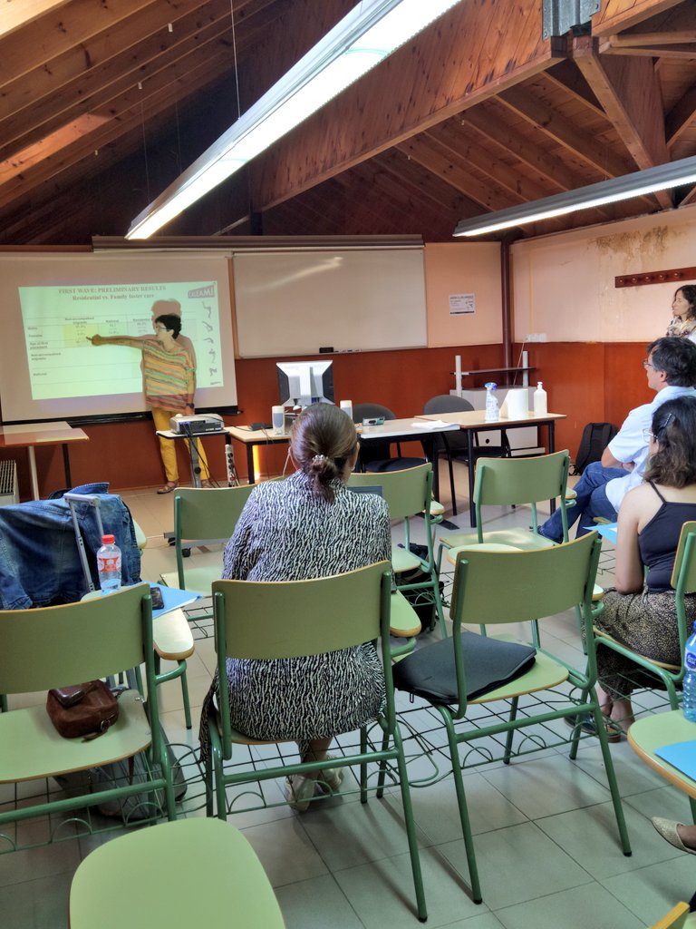 IARS_uab's tweet photo. Josefina Sala y Laura Arnau presentan resultados preliminares del proyecto #CALEAMI realizado en colaboración con @fepa_18 en la comunicación "Preparation for independent adult life of youths in family and residential foster care" en #11IFCRN2022 https://t.co/u86j7t86co