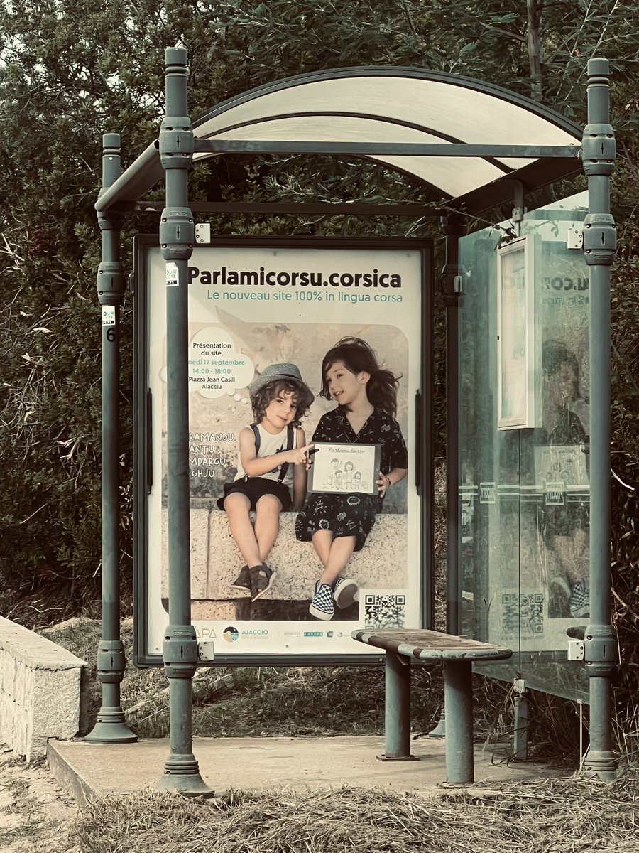 ChrisMondoloni's tweet photo. Parlami Corsu 🚌⚠️💛@pays_ajaccien @VilledAjaccio 17/09 Piazza Jean Casili Uscita di u situ & appli. #arnesi #numerichi #lingua #cità https://t.co/MGWGKRvXAY