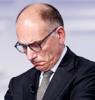 ChiodiDonatella's tweet photo. Tetto del #gas? In #Europa, forse, se ne parla a ottobre.
Lo scostamento di #bilancio? Una bestemmia.
#Aziende al collasso. Ma ecco che #Letta ha il lampo di genio.
"#Rateizzare le #bollette"
Poi frigna.
Perché c'ha paura de perde'.
Ma ringrazia Dio che non t'hanno ancora menato. https://t.co/rIZiQgXCNZ