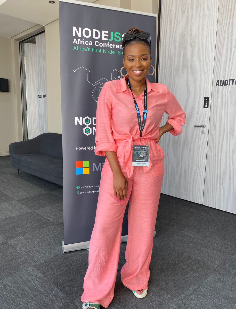 BonganiBmG's tweet photo. Meet Elizabeth our amazing host at the Day2 #NodeJSOne2022 @MicrosoftSA . Let's Go💪🏿 https://t.co/0dh6Ac1RK0
