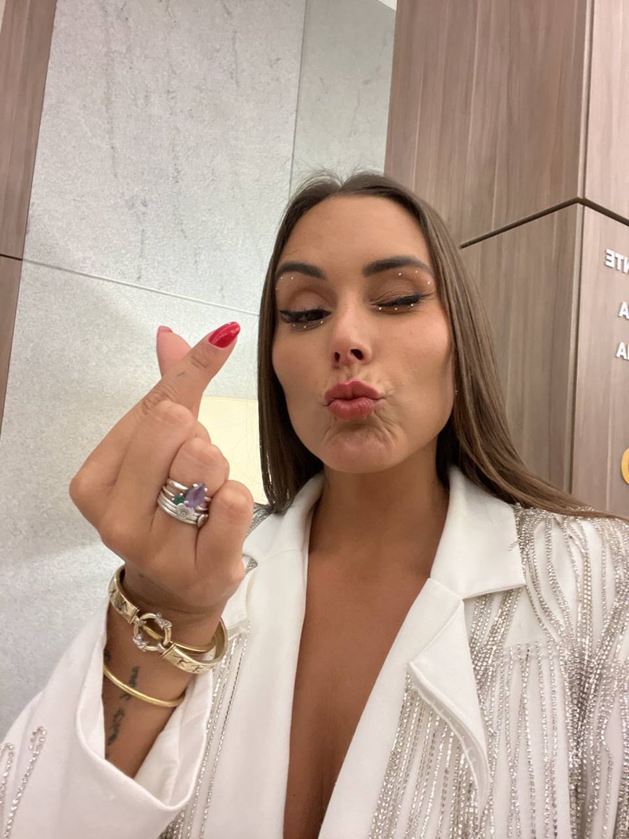 samutuitou's tweet photo. foi quase, castores mas a ste sempre será nossa campeã moral um jogo super limpo e verdeiro, repleto de protagonismo. Agora continuaremos a acompanhar ela aqui fora na vida real de fato 🤞 te amamos demais ste, sinta-se acolhida, obrigado por tudo!! 💕
#TeamSte #Castores 🦦 https://t.co/qkIvEff5uL