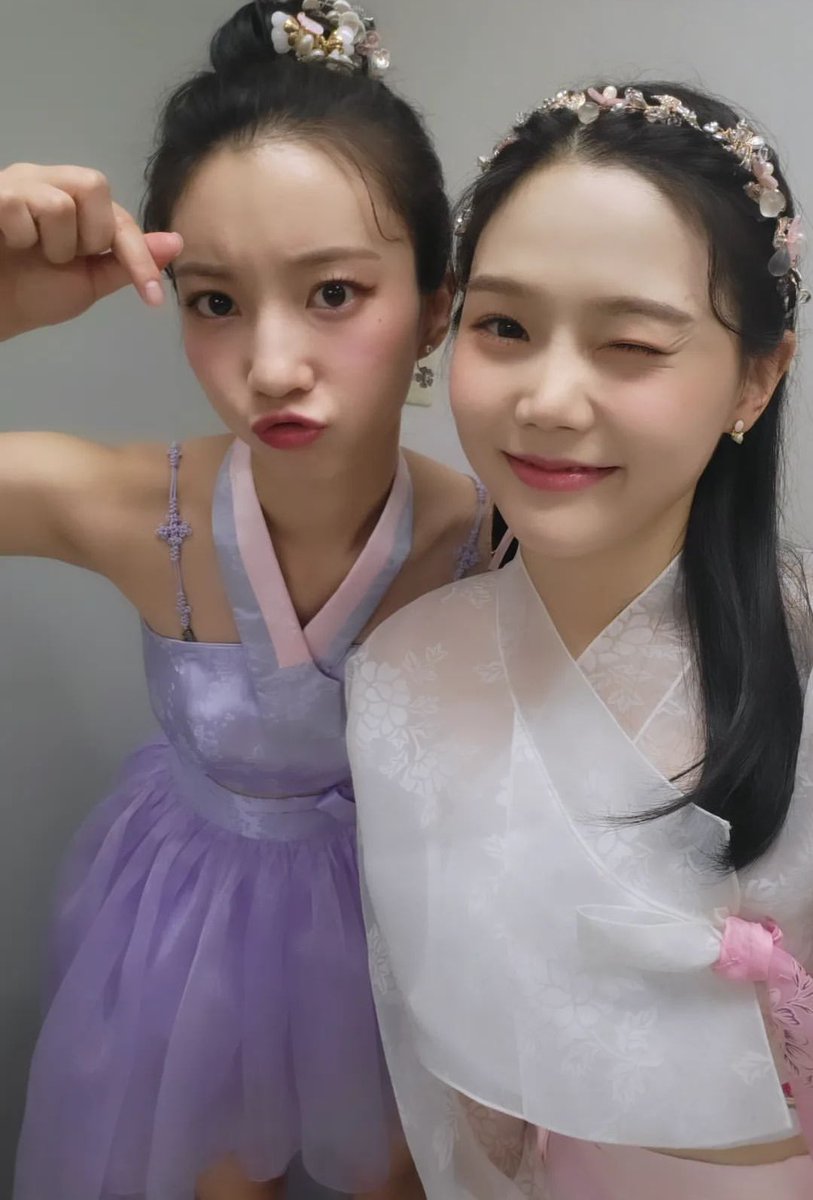 kimtaeyeoen's tweet photo. Our sweetest girl ever, 배다정🥰 I hope you’ll get to fully enjoy your birthday! I’m looking forward to spend many more years with you❣️ https://t.co/jrSBY8UURh