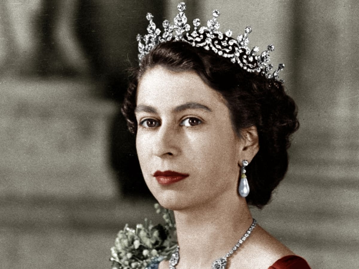 Kenwood_Chef's tweet photo. We stand with the nation in deep gratitude for her long life of dedication and service to this country.
HM Queen Elizabeth II
1926 - 2022 https://t.co/MuLvPKuURC
