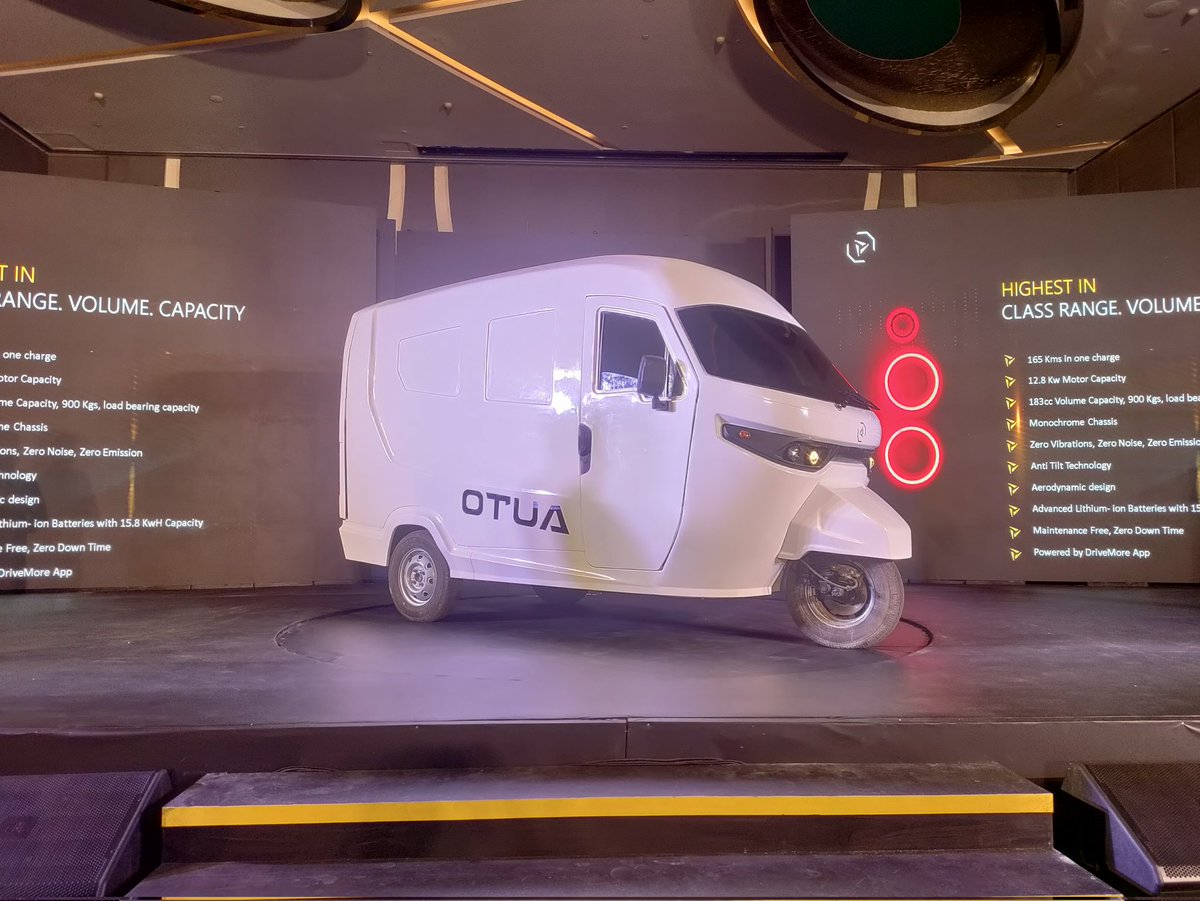 CVmagazine's tweet photo. 165 km range in one single charge
900 kg payload capacity
55 kmph top speed
12.8 kW motor
15.8 Kwh battery
Price starts from three lakhs to five lakhs
@ElectricDandera
#OTUA
#Dandera
#Danderaventures
#Driveformore
#Electricvehicles
#Madeinindia
#Ev
#Worldclassev https://t.co/WQjdjZRdAJ