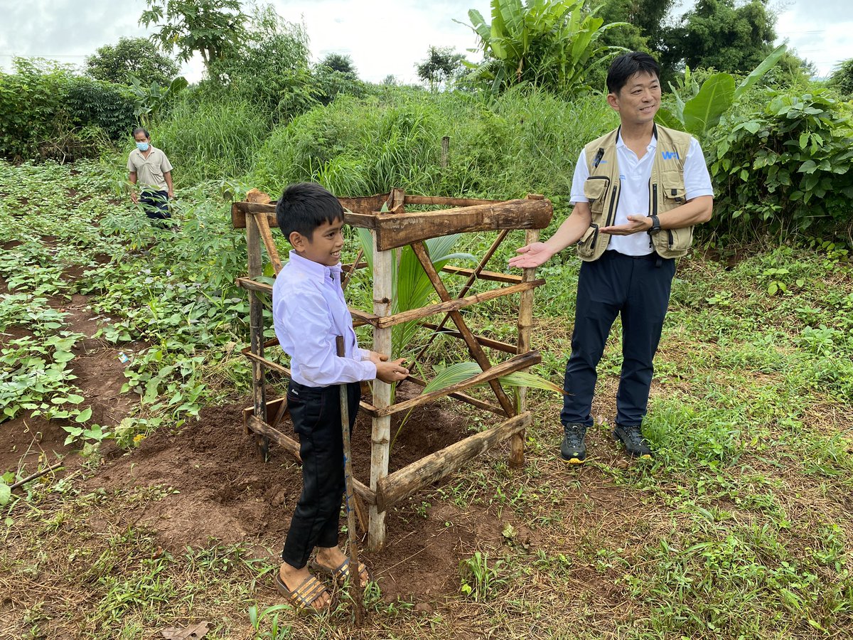 JanDelba's tweet photo. #HappeningNow in #Laos’ southern province of Salavan: community empowerment in action with a primary school as hub. Hosting a delegation of Japanese parliamentarians, showcasing #schoolmeals as pathway to #povertyreduction. @ODA_mofa_japan @wfp_jp https://t.co/WTPUO8qhGw