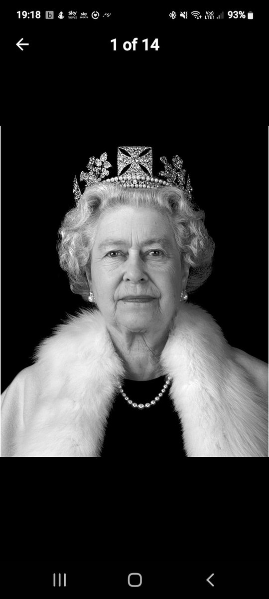chrissy_mcfc's tweet photo. @ZoeTheBall @BBCR2MusicBot you are doing an amazing job this morning on such a sad occasion 😢 
She is all ive ever known The Queen 👸 ✨️ 💕 My Queen 👸 💖 it's heart breaking 💔 https://t.co/p66ml7ZhDO