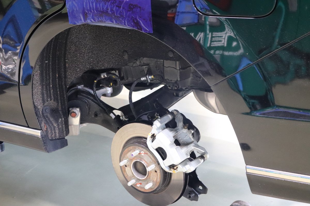 TEIN_INC_E's tweet photo. New visitor to #TEIN workshop?👀
It's #HONDA #StepWGN #eHEV #Spada #RP8 😀
Stock parts are removed & thoroughly checked/measured📐
Stay tuned for development updates😉
#HondaStepWGN #StepWGNeHEVSpada
#TEINSuspension #TEINCoilovers https://t.co/dD4KAH7xBU