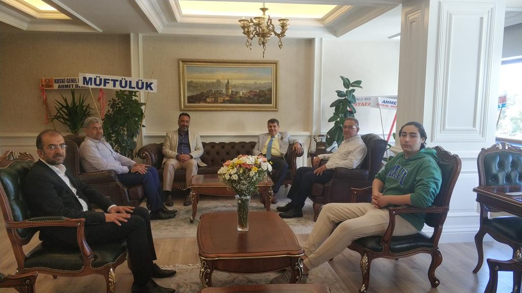 Selçuklu İlçe Başkanımız Mustafa Hakan Özer @m_h_ozer, İlçe Bşk Yrd <a href="/hakany4279/">HAKAN YILDIRIM🇹🇷</a>, @k42neco ve yönetim kurulu üyemiz <a href="/ilker_bol/">İlker BOL 🇹🇷🇹🇷🇹🇷</a>
İle beraber Selçuklu İlçe Kaymakamlığına atanan Eflatun Can Tortop'a hayırlı olsun ziyaretinde bulunduk.