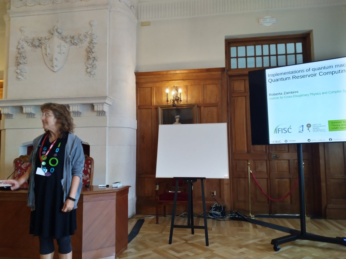 jjgarciaripoll's tweet image. Last day of the @csic - @uimp - @SuperQuLAN summer school on quantum computing, starting with Roberta Zambrini from @IFISC_mallorca @QTEP_CSIC talking about quantum reservoir computing