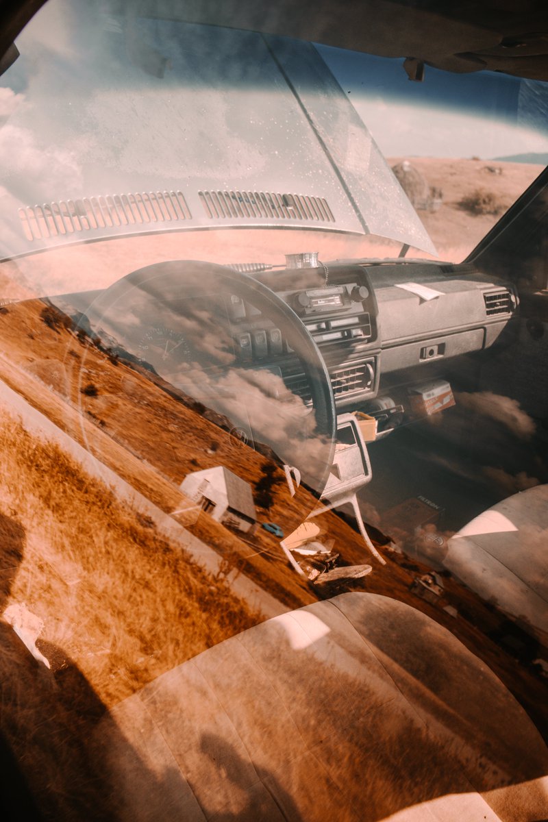 Gm friends!
Can you guess what car this is just from this photo?
I'll share the outside a bit later today!