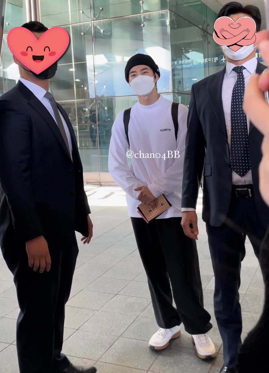 chan04BB's tweet photo. 2022099_ EXO Suho safely arrived at ICN 
우리 준면이 추석 잘 보내세요 ♡♥︎ https://t.co/qKk1lDOSs1