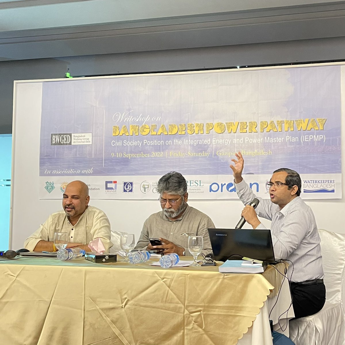 Writeshop on #Bangladesh_Power_Pathway
CSO Positiion on the Integrated Energy & Power Master Plan #IEPMP by @bwged_bd in association with @CLEANBD @cpdbd @praanbd @riverine_people @WaterkeepersBD