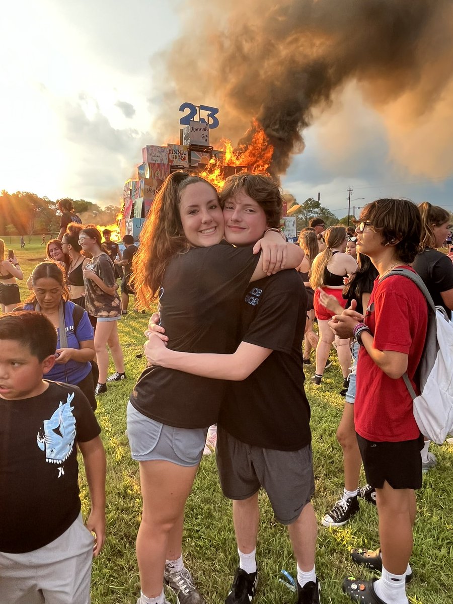 JenLGuerra's tweet photo. My 1st baby isn’t a baby anymore! I can’t wait to see where her future leads her. #seniorbonfire #bwood #BISDPride https://t.co/SO6pEW4rrA