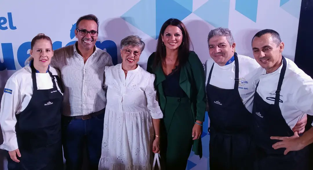 MicocinaCR's tweet photo. Nueva edición #FiestadelBoqueron @aytorincon @turismo_Rincon Grandes #chefs realizan sus platos con #boqueronvictoriano #culturagastronomica @SaboraMalaga #aovesmalagueños @vinos_malaga https://t.co/YSew6IbgTn