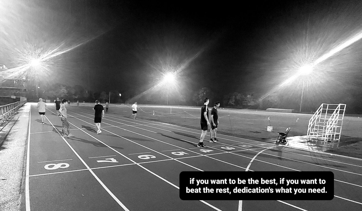 _mikethemod's tweet image. The sky cried on the dedicated @PWRunners last night as they run lap after lap to complete their yasso 800s. It won&apos;t be for lack of hard work if they don&apos;t achieve their @LondonMarathon  dreams.