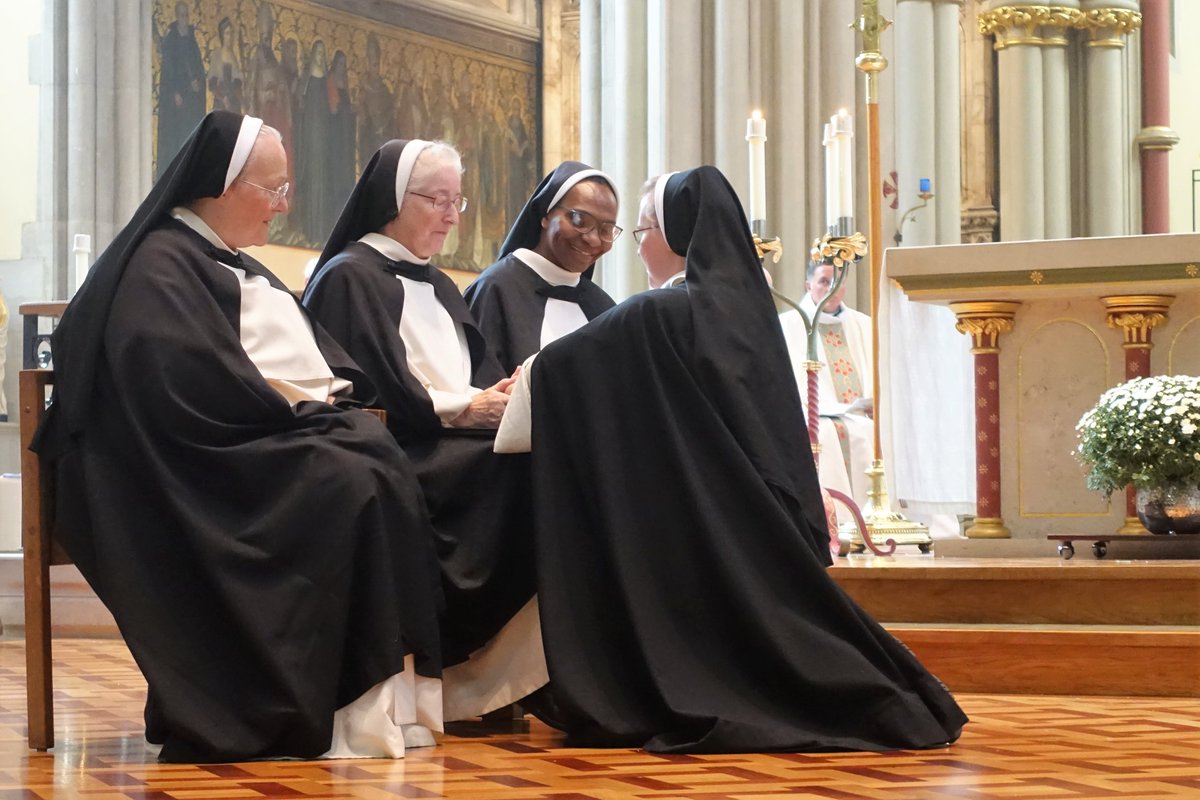 DomSrStJoseph's tweet photo. It's nearly a week since Sr Carino gave her life totally to God in final profession of religious vows ❤ The full album of photos is now viewable on our Flickr page:
https://t.co/wZGmfyPVRY
#religiousprofession #finalvows #Dominican #religioussister #celebration #vocation https://t.co/uX6MMHSOaB