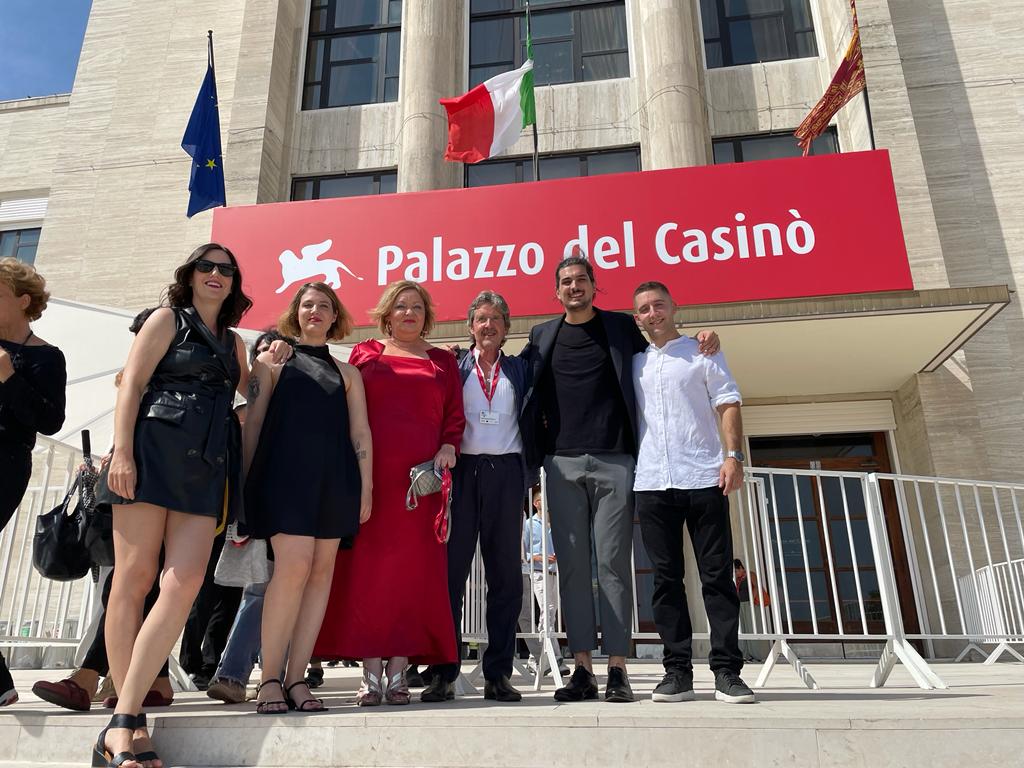 HAVC_info's tweet photo. Manjinska koprodukcija "Jeste li vidjeli ovu ženu?", čija je hrvatska koproducentica Tena Gojić (Dinaridi film), predstavila se na venecijanskoj Mostri @la_Biennale a publiku je oduševila (trostruka) uloga Ksenije Marinković 🔗https://t.co/4uZx6knciI https://t.co/mdafPuQUHp