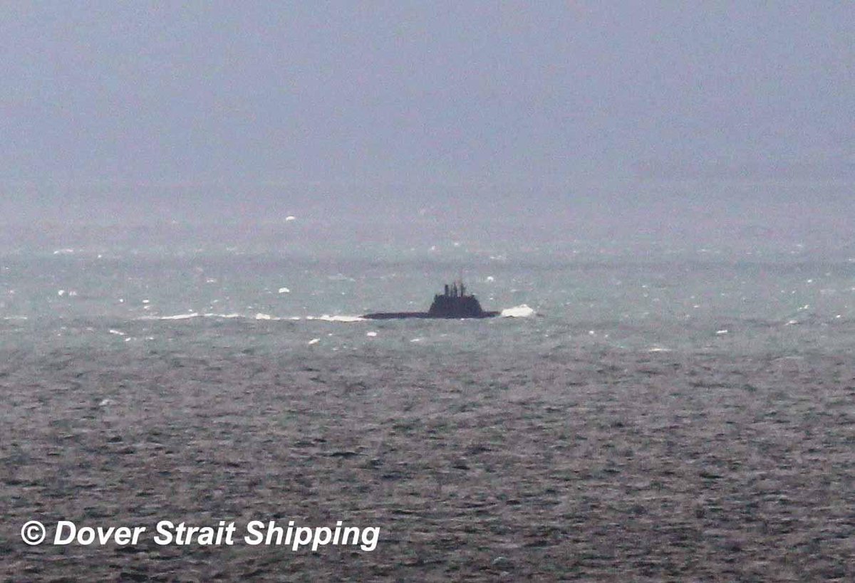 WarshipCam's tweet photo. German Navy Type 212A-class attack submarine S185 (U35) southbound in the English Channel - September 9, 2022 #u35 #s185
* photo posted on the Dover Strait Shipping FB page https://t.co/OT2Syp80BX