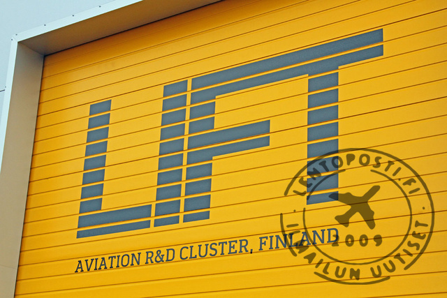 lentopostifi's tweet photo. Tech Runway kokosi ilmailutoimijat Pyhtäälle – LIFT-tutkimuskeskus avattiin virallisesti https://t.co/2pTPwE6dRp #RedStoneAero #HelsinkiEastAerodrome #EFPR #Pyhtää #TechRunway #LIFT #ilmailu #drone #UAV #lentoliikenne https://t.co/i8Zz07kqNz