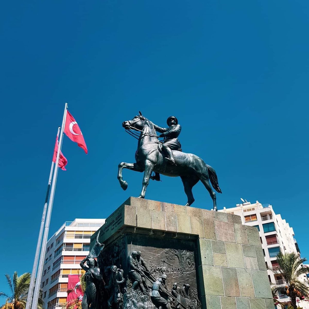 9 EYLÜL MiLLiYETÇiLiKTiR, HALKÇILIKTIR, LAiKLiKTiR, DEVLETÇiLiKTiR, DEVRiMCiLiKTiR, CUMHURiYETÇiLiKTiR;
9 EYLÜL İZMİR’DİR, TÜRKİYE’DİR, KURTULUŞTUR;
ANLAYANA, DEĞERiNi BiLENE KUTLU OLSUN...
#izmir #9eylül #100yıl