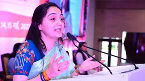 firstbiharnews's tweet photo. पैगंबर मोहम्मद के खिलाफ टिप्पणी: सुप्रीम कोर्ट ने भाजपा की पूर्व प्रवक्ता नूपुर शर्मा की गिरफ्तारी की मांग वाली याचिका पर विचार करने से इनकार किया
#NupurSharma #ProphetRemarksRow #SupremeCourt https://t.co/WPXVVA5bxY