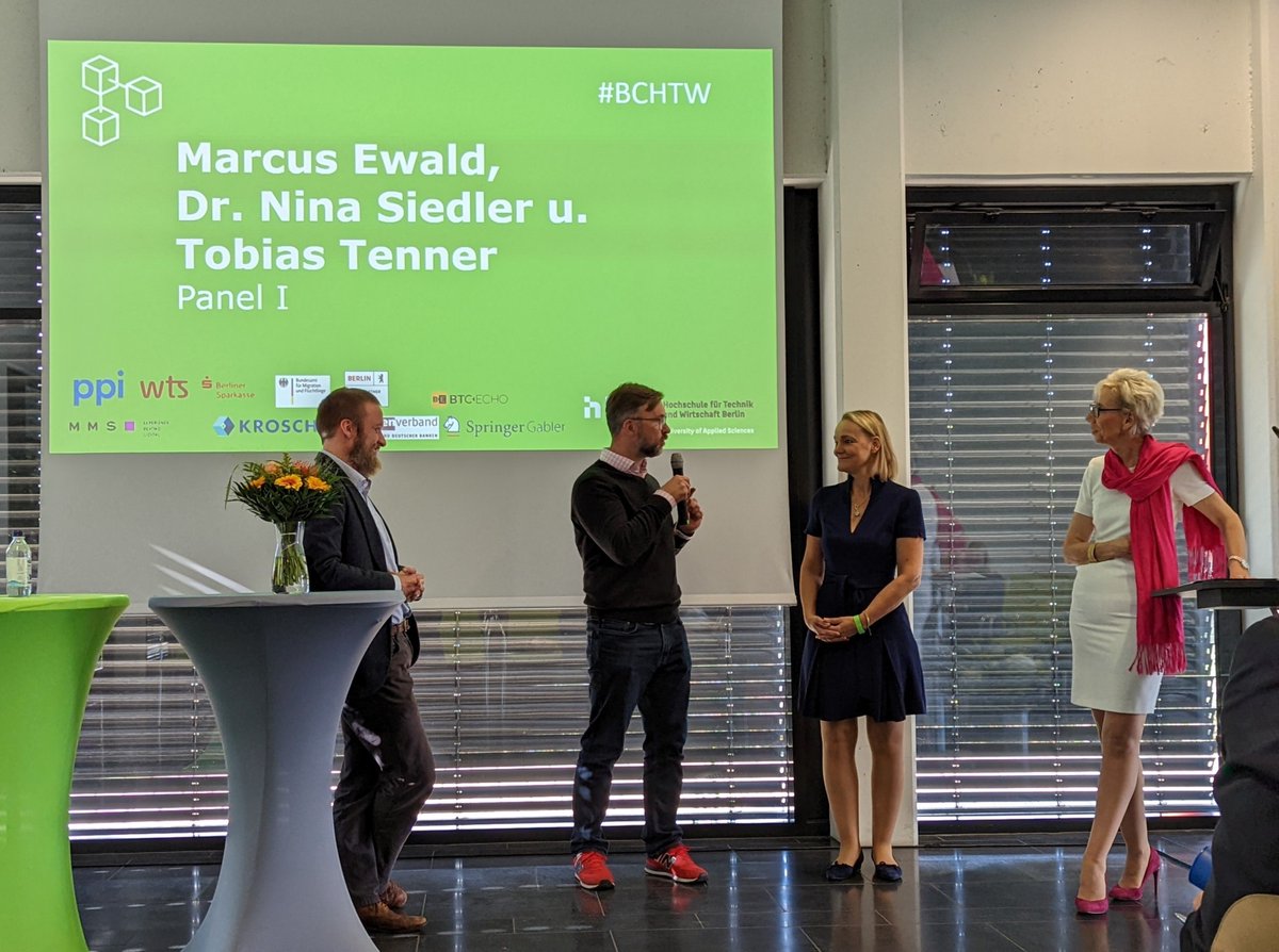 Die sechste <a href="/Blockchain_htw/">Blockchain@htw</a> Conference von <a href="/008Katarina/">Katarina Adam</a> läuft. Mit dabei: unser Kollege <a href="/tobilinius/">Tobias Tenner</a>. Er spricht mit <a href="/maewald/">Marcus Ewald</a> und <a href="/ninsie3/">Nina Siedler</a> über #Metaverse, #Blockchain-Technologie und #Web3.0. Alle Infos zur Konferenz: go.bdb.de/LBqge