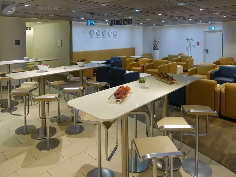 lounge_review's tweet photo. Freshen up upon touch down and have some breakfast before catching up on work at the @Lufthansa Welcome Lounge in #Frankfurt,  Lufthansa’s only arrivals lounge worldwide.
https://t.co/fCxYS18FUe https://t.co/Krf1O9yvLS