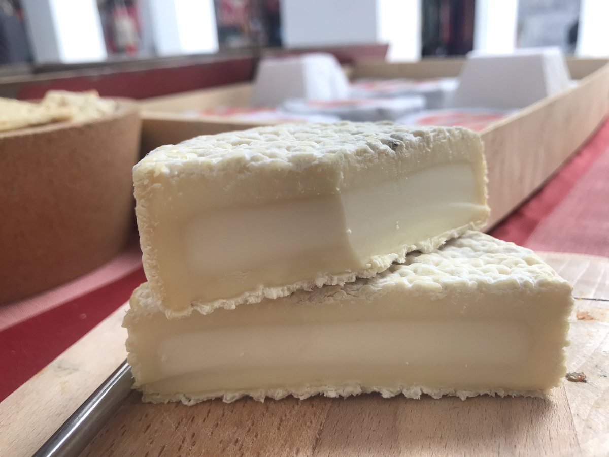 wellDone_quesos's tweet image. Consume productos de proximidad, de tu zona, naturales y colabora con el desarrollo de pequeños productores y comerciantes. 👍👍.
#YoComoQuesoArtesano
#Queso #QueRed #consumequesoandaluz