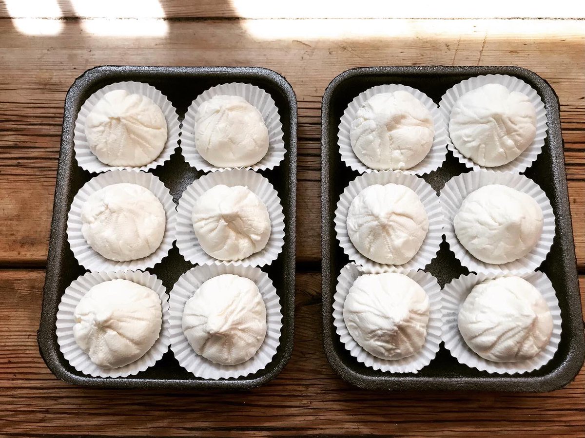 wellDone_quesos's tweet image. Consume productos de proximidad, de tu zona, naturales y colabora con el desarrollo de pequeños productores y comerciantes. 👍👍.
#YoComoQuesoArtesano
#Queso #QueRed #consumequesoandaluz