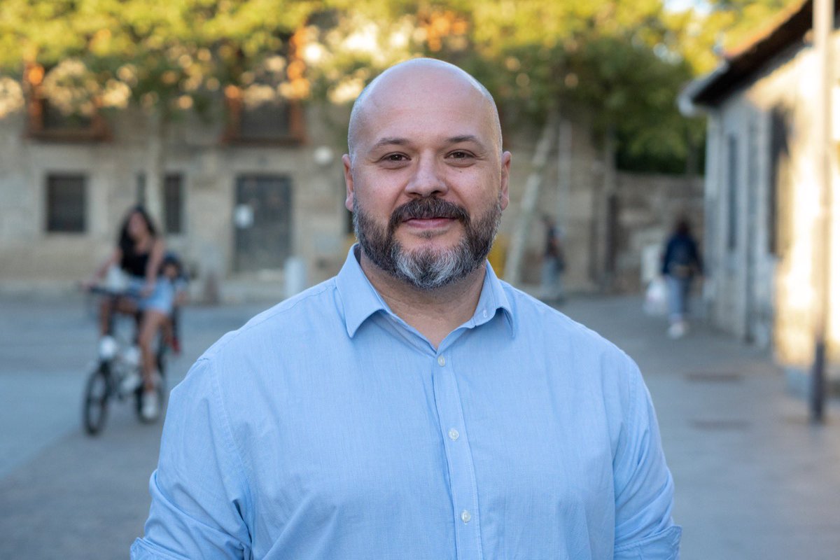 Algunos/as ya sabéis que, desde hace unos años, me dedico más activamente a la política, desde el <a href="/PSOE_CVillalba/">PSOE Collado Villalba</a> y el Ayto. de #ColladoVillalba

Creo que es el momento de dar un paso más en este compromiso. 

Os explico más y mejor en este video 👇🏻🌹

m.facebook.com/story.php?stor…