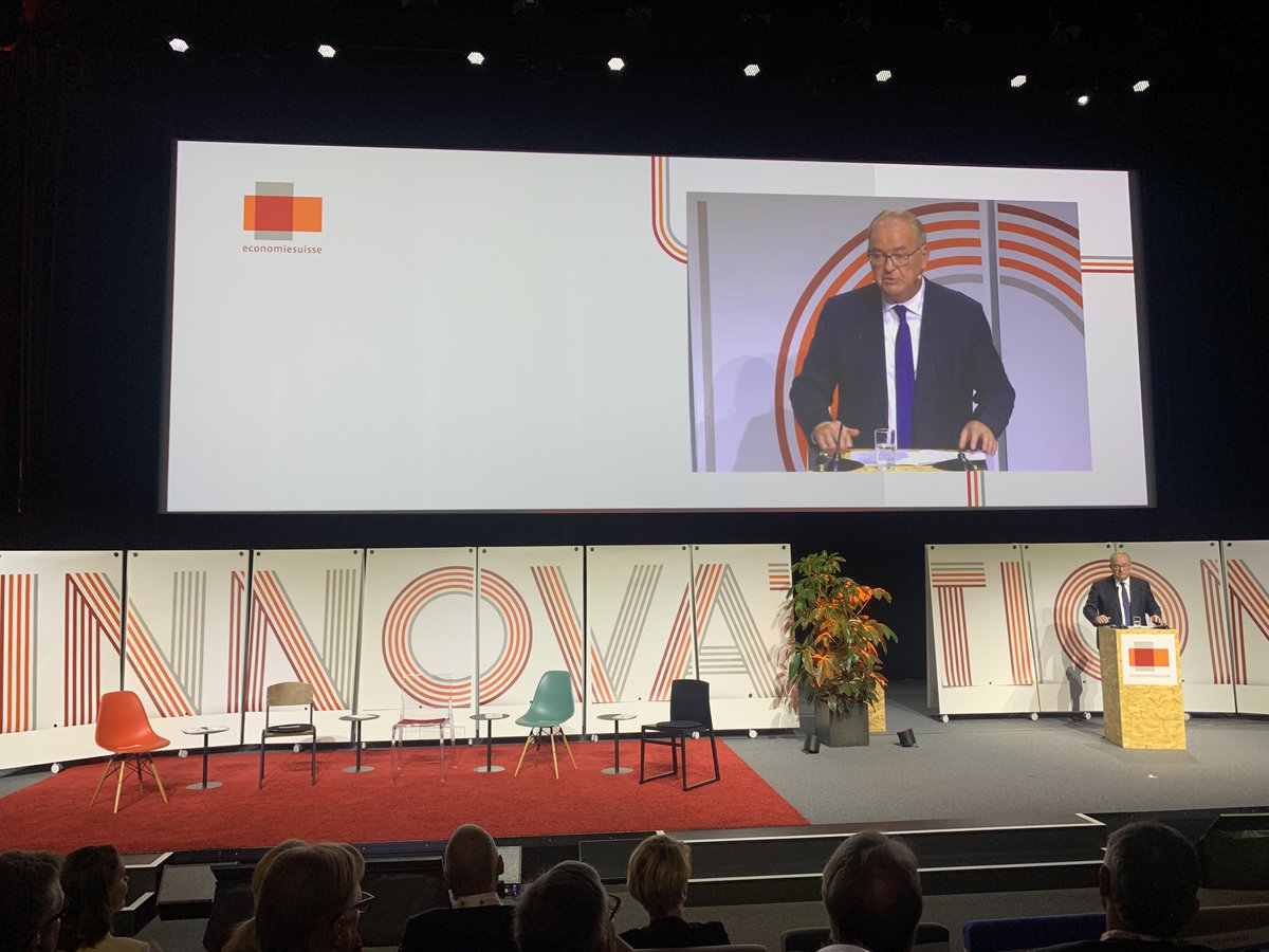 swiss_science's tweet photo. Am #tagderwirtschaft von @economiesuisse ist heute Innovation das Kernthema. Unsere gemeinsamen Anliegen: nachhaltige Förderung der Innovation, Stärkung der MINT-Fächer und Technologieoffenheit - gerade mit Blick auf die drohenden Strom- und Gasmangellagen https://t.co/MeHBPfDnsU https://t.co/qiDRyNuy2G