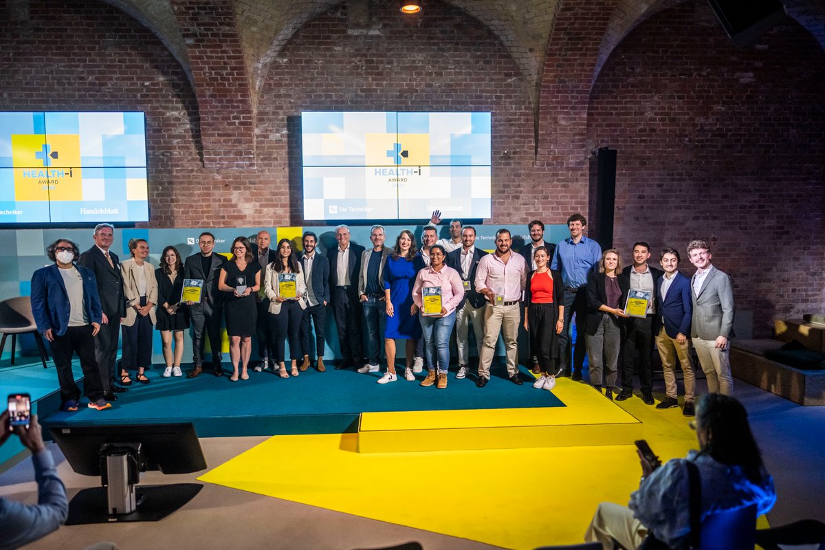 TK_Presse's tweet photo. Bei der Verleihung des #healthi Awards 2022 in Berlin haben wir die innovativsten Ideen für die Gesundheitsbranche gemeinsam mit dem @handelsblatt ausgezeichnet. Wir gratulieren den Gewinner:innen #Puray, @OnlinedoctorAG und #EndoHealth! 🎉 https://t.co/m49FQRQRKF