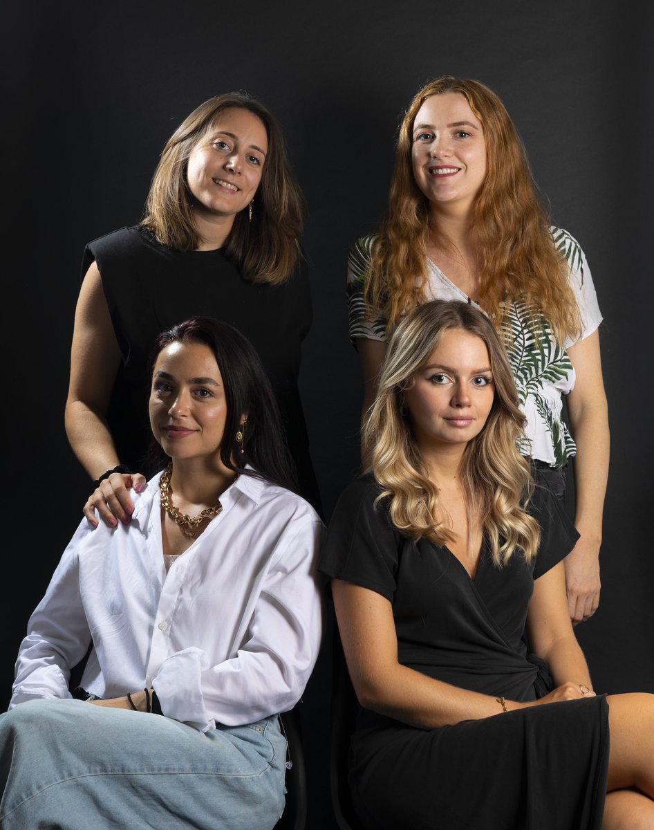 👉🏻4 arrivées chez So Bang !   

Emmanuelle Andurand et Mélanie Jade en tant que directrices de clientèles ainsi que Julie Comiant et Léa Charrier comme Cheffes de projet.  

Même la presse en parle 😉: 

CB News : urlz.fr/j8Hk
Stratégies : urlz.fr/j8Hm