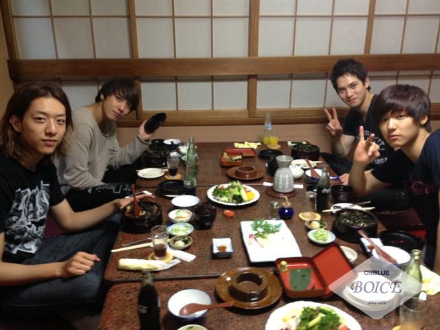 7_u8's tweet photo. 福づちさん、閉店してて悲しみ😭

みんなで行ったよね〜💧 https://t.co/ZRpkLIzdhm