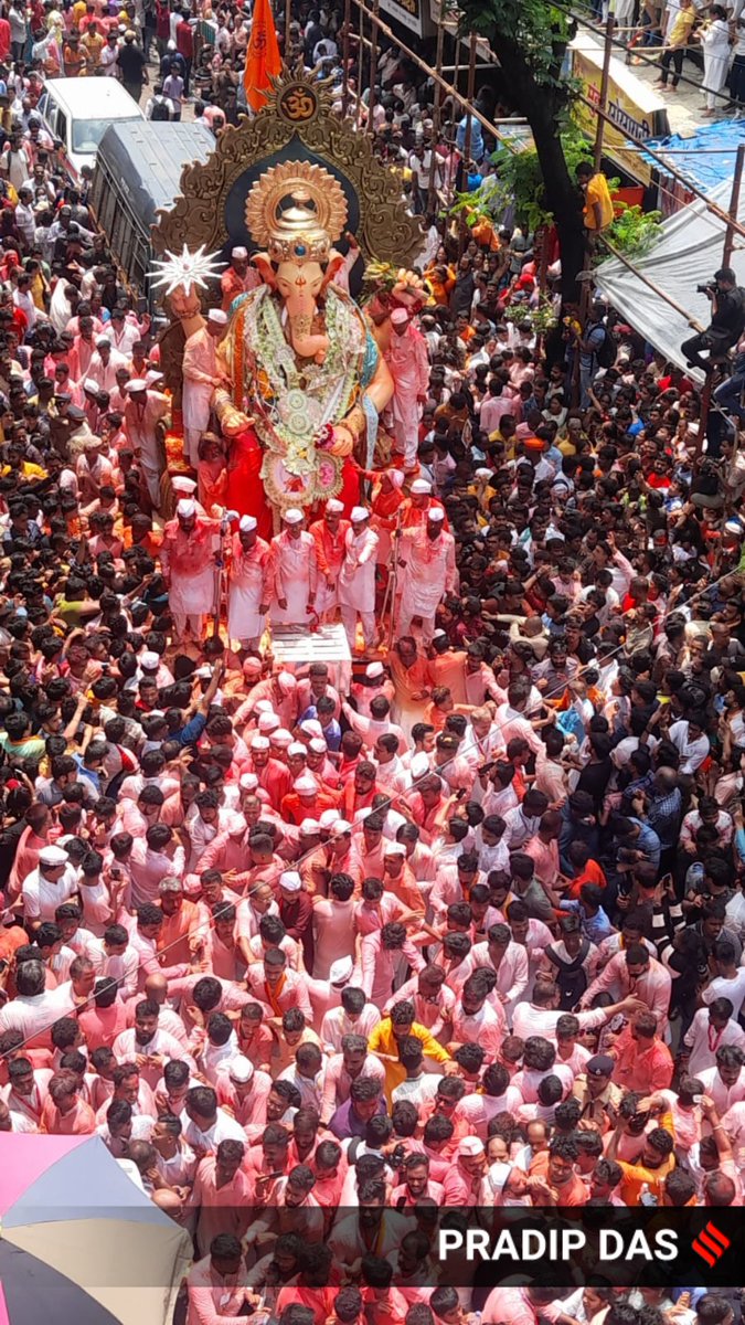 Express Photo on Twitter "InPics Mumbaikars celebrate the last day