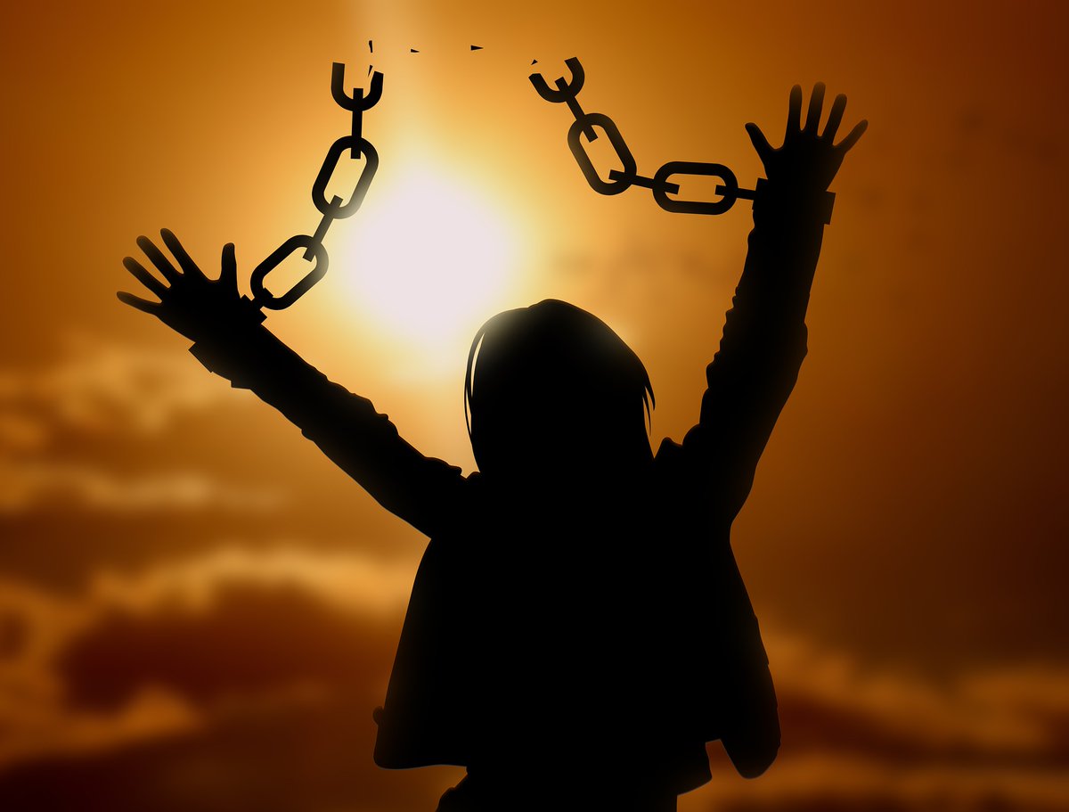 Asia_th54's tweet photo. Chains in my life there were chains that held me back, chains of lack, chains of anger, chains of not feeling worthy, chains of no direction, but do you hear it? I hear and see the chains falling I am free, prosperous, worthy, valuable, and I Stand here To Shout a Child of God! https://t.co/xKDODFPTrj